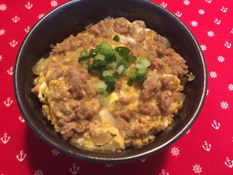 簡単でハマる!卵とじそぼろ丼